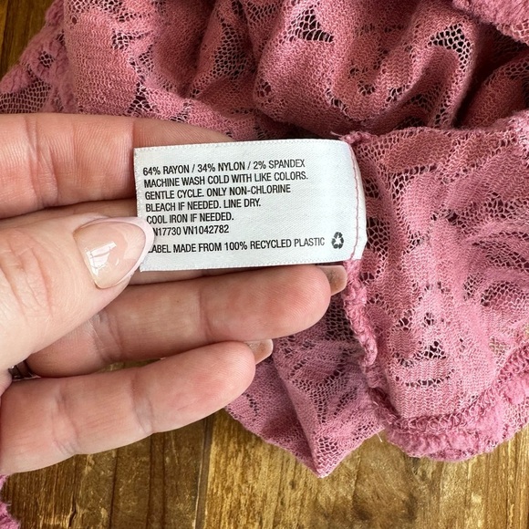 Mossimo Supply Co flocked lace crop top - Picture 3 of 4